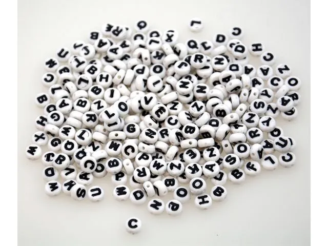 PLAYBOX Plastperler ABC rund hvit med sort (500)